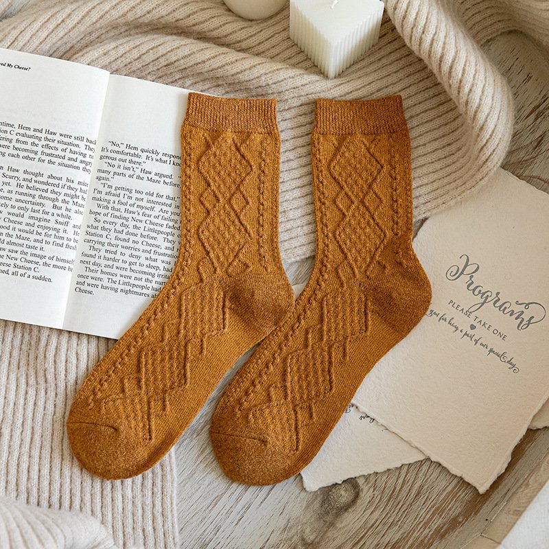 Solid Color Fashion Warm Classic Pattern Wool Socks - Image 3